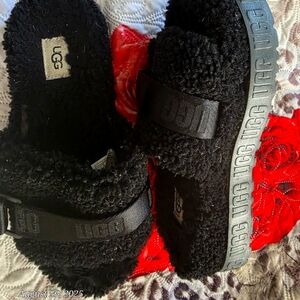 UGG PLUSH PLATFORM SLIDES WARM COZY BLACK 8